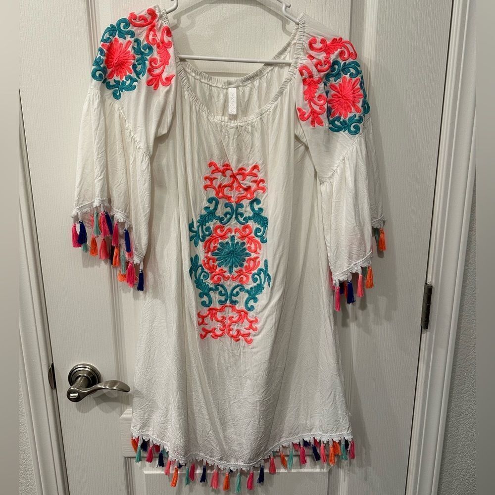 Worn once Mexican dress La Moda. One size